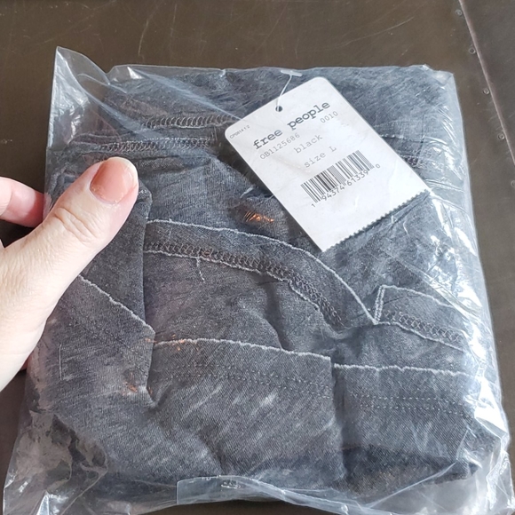 NEW Free People ladies top size Large - NEW WITH TAGS ATTACHED= CLOSET CLOSING - Picture 4 of 7